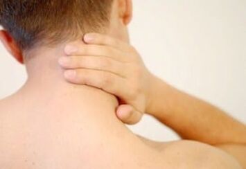 Die Behandlung von Schmerzen durch Osteochondrose wird mit Novocain -Blockade entfernt